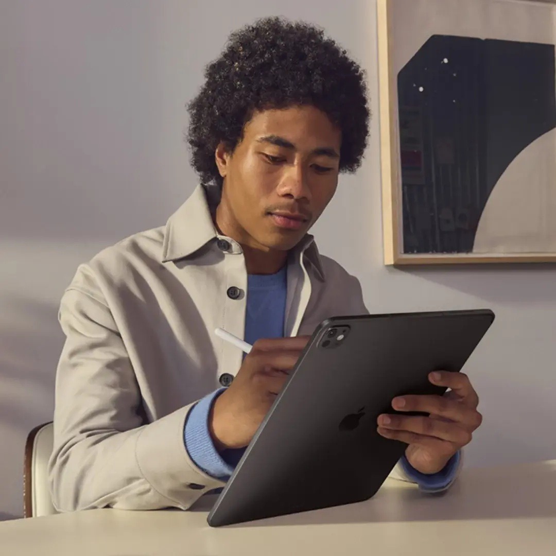 Apple iPad Pro 11 tum M5 Wi-Fi 256GB – Rymdsvart